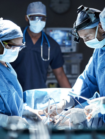 The-best-sinus-surgeon-in-Beverly-Hills-performing-operation-with-his-team The-best-sinus-surgeon-in-Beverly-Hills-performing-operation-with-his-team
